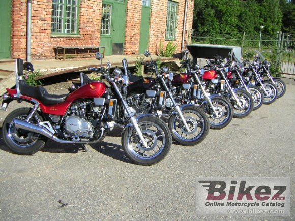 1984 Honda VF 1100 C photo